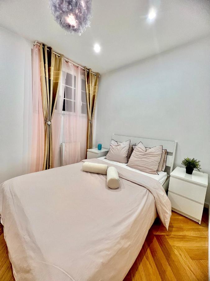 Alexandru Home 布瓦西-圣莱热 外观 照片